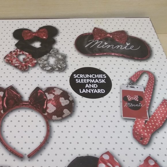 Disney Exclusive Collection 3 sets of ears and plenty of extras in the b… - Picture 4 of 8